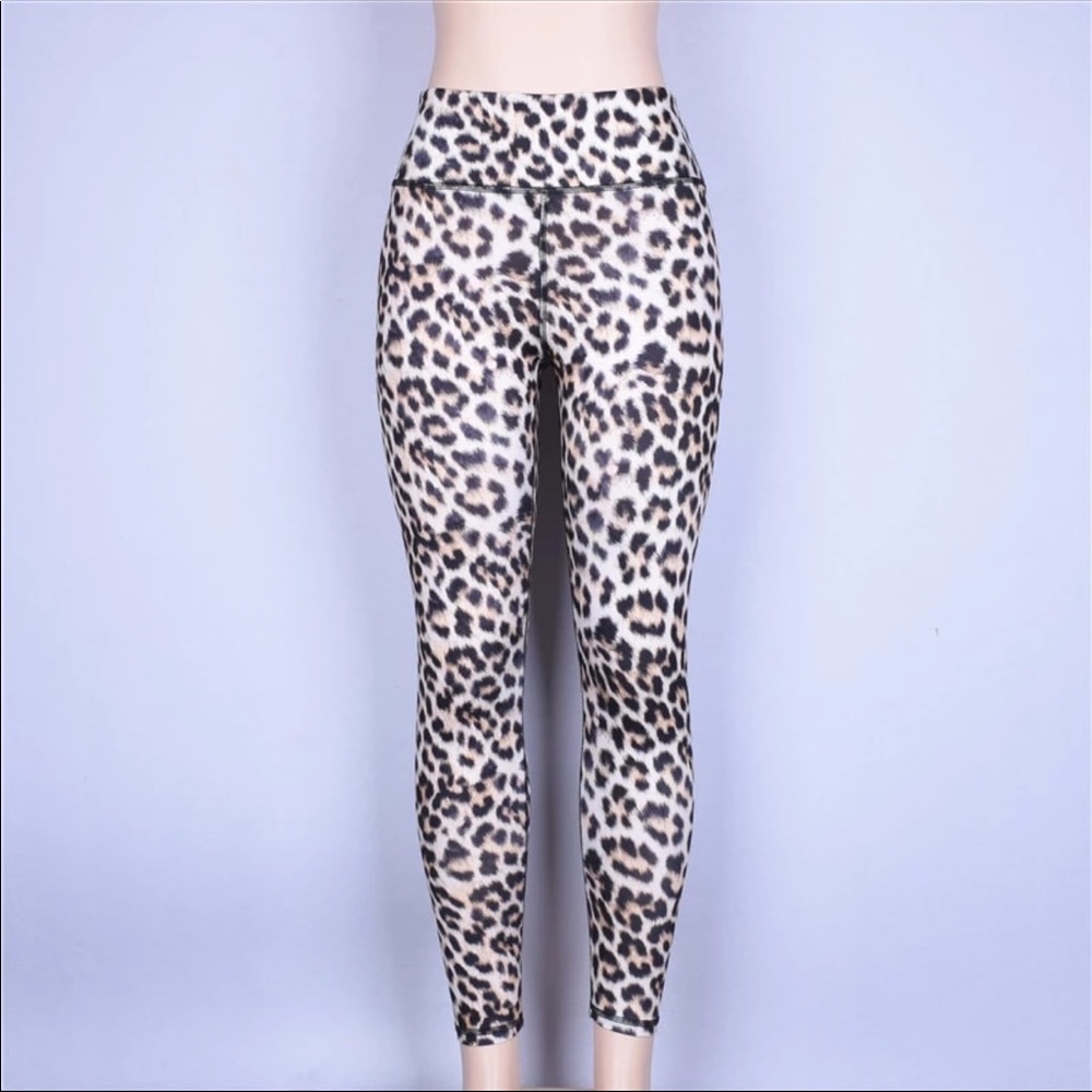 RESTOCKED! Best Seller Leopard Printed Leggings - Picture 7 of 8